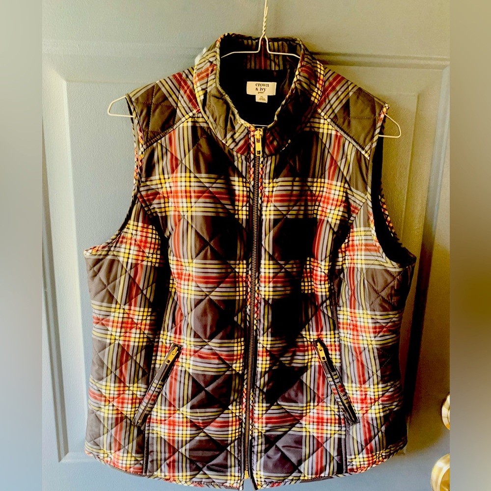 Crown & Ivy blue red plaid Quilted Vest puffy coat